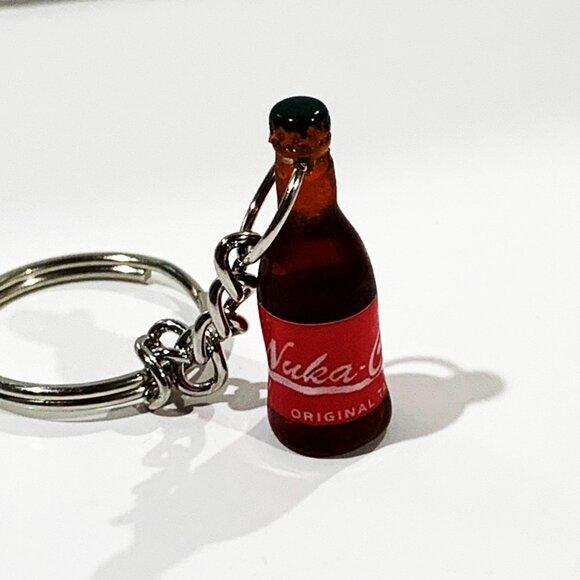 Fallout 4 Nuka Cola Bottle Keychain - 3.5inch Gaming Keychain - Picture 5 of 12